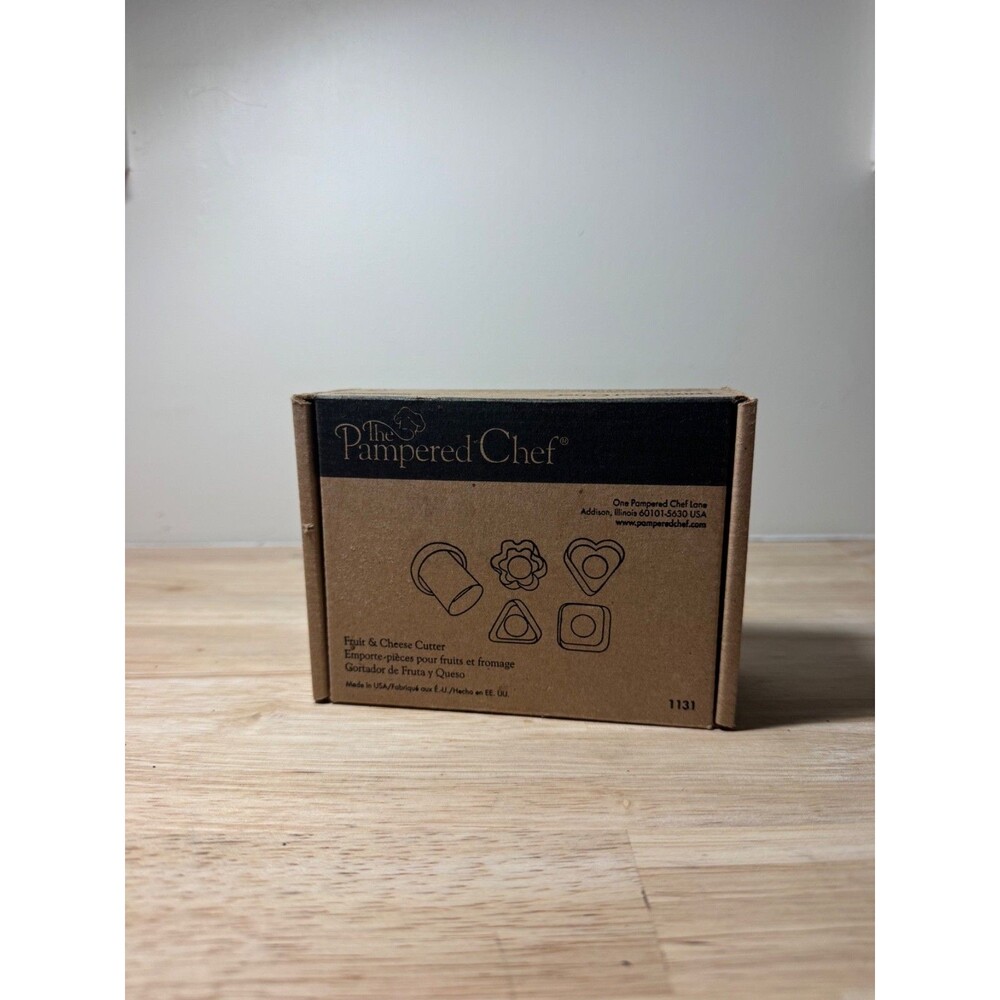 Pampered Chef 1131 Fruit & Cheese Cutter/New In Box